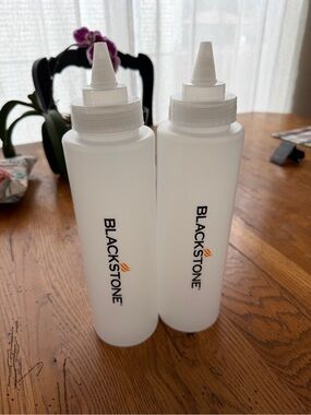 Blackstone White Squeeze Bottles (Set of 2)